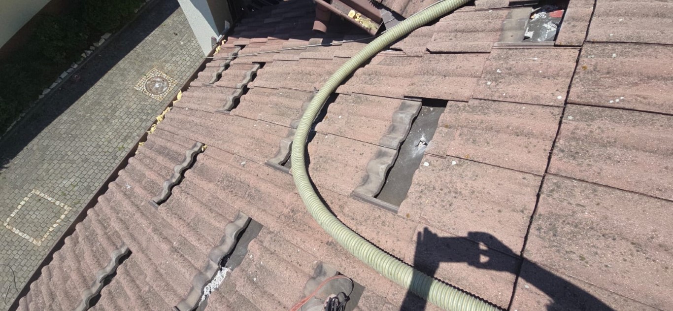 Naprawa izolacji dachowej po kunach - Rydułtowy — zdjęcie 2 z 8 | NeoTerm System