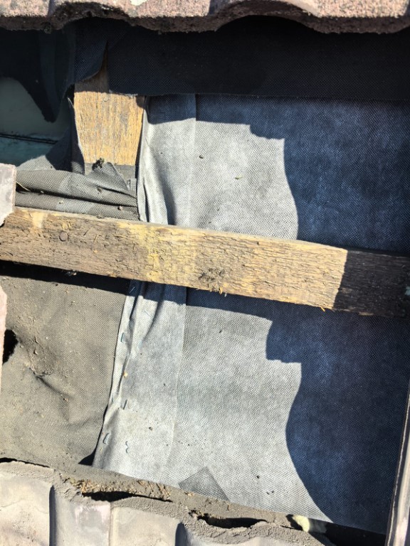 Naprawa izolacji dachowej po kunach - Rydułtowy — zdjęcie 3 z 8 | NeoTerm System